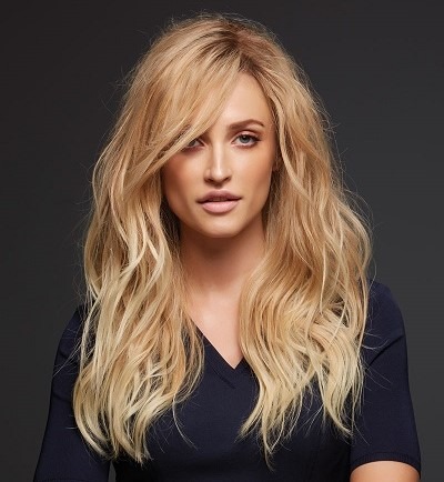 Model wearing Sienna Wig in Blonde